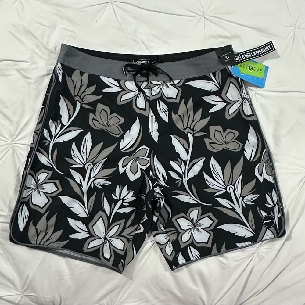 O’Neill Hyperfreak Wonderland Boardshorts Size 34 Black Floral 19” NWT